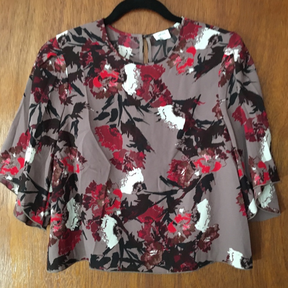 Aritzia floral top slightly cropped size small